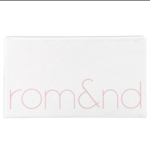 Rom&nd Other - Rom&nd NWT Duo - Better than cheek, W01 Odi Milk, 4g.